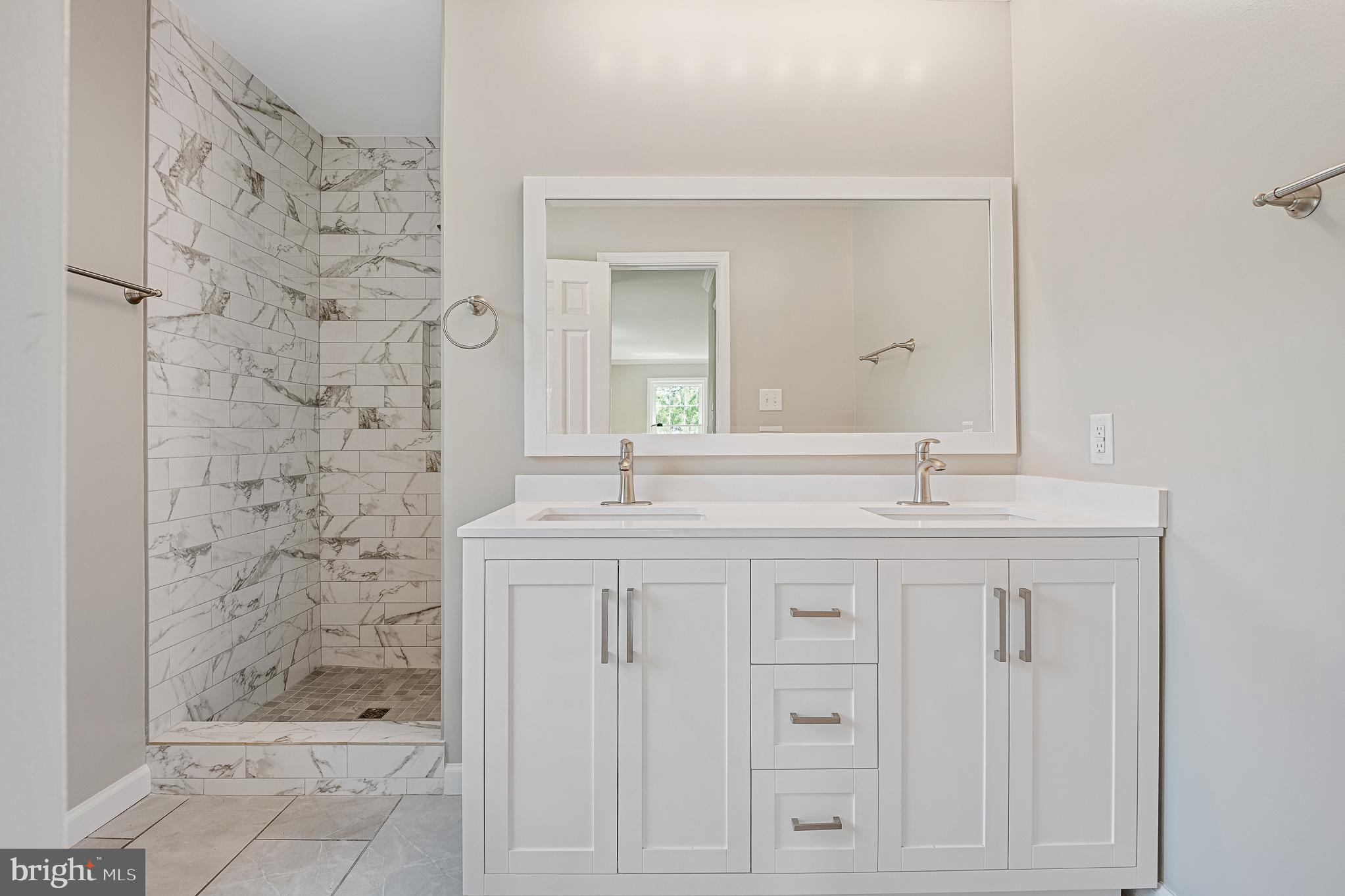 ANCIENT OAK - Residential