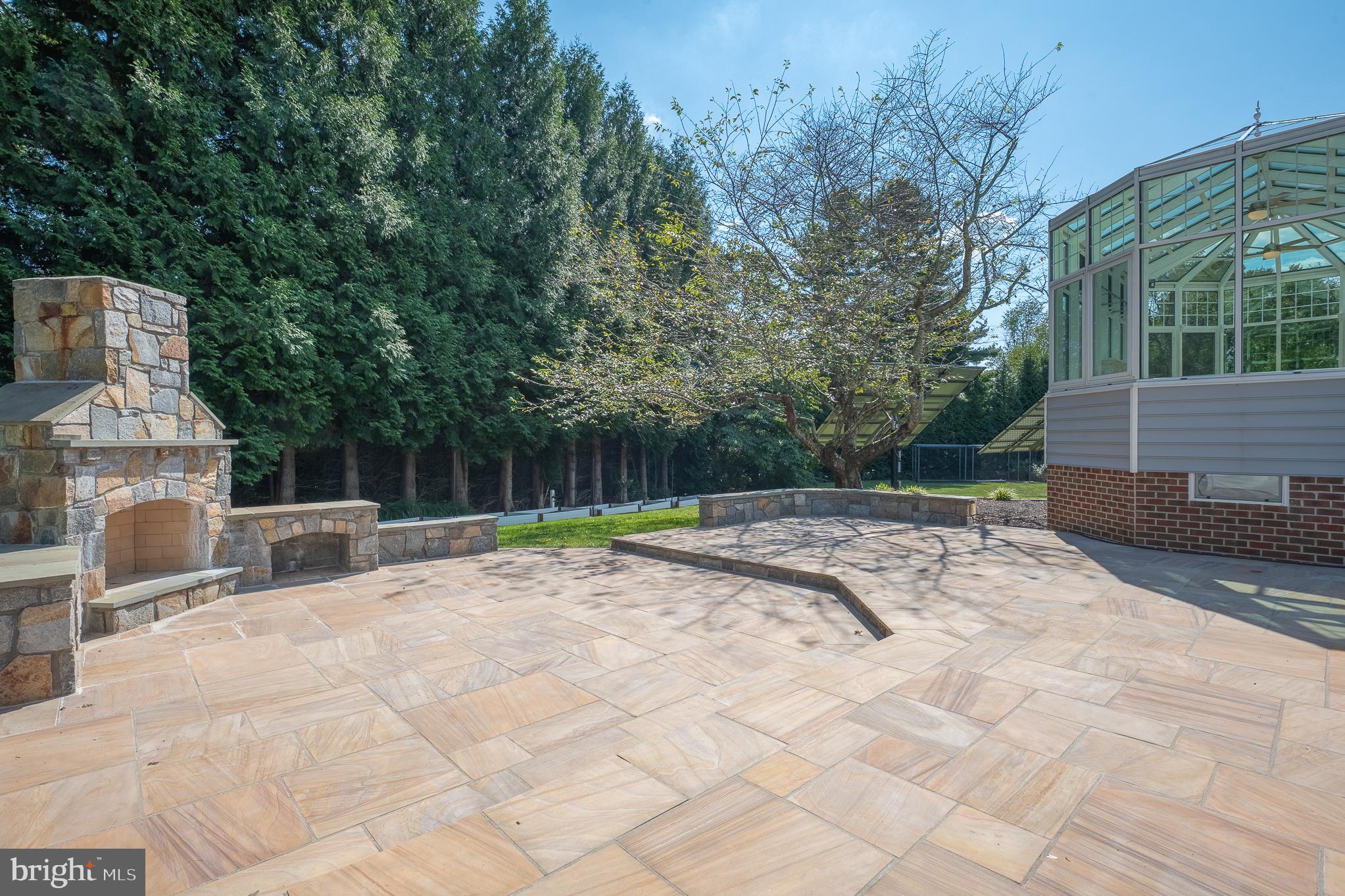 ANCIENT OAK - Residential