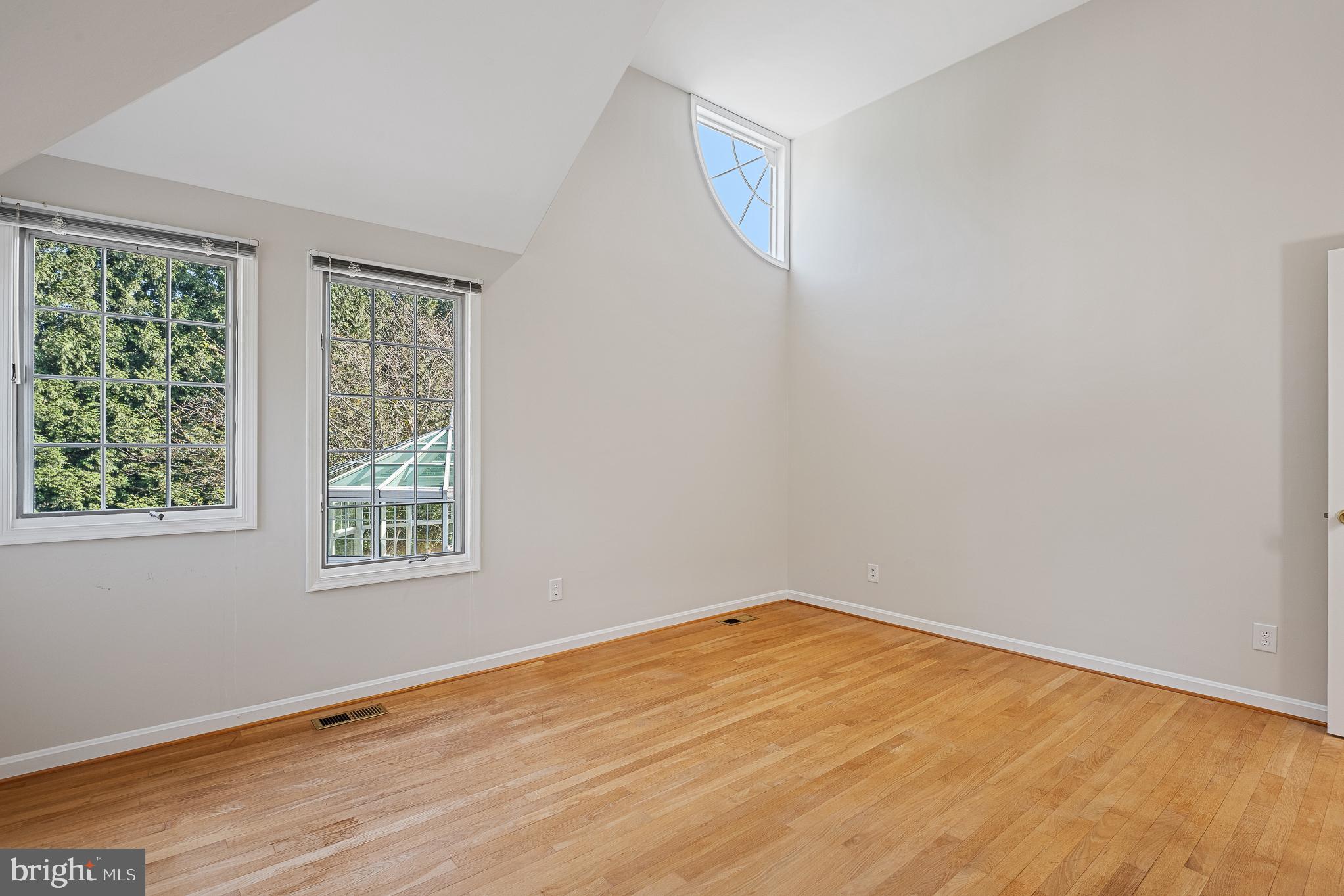 ANCIENT OAK - Residential