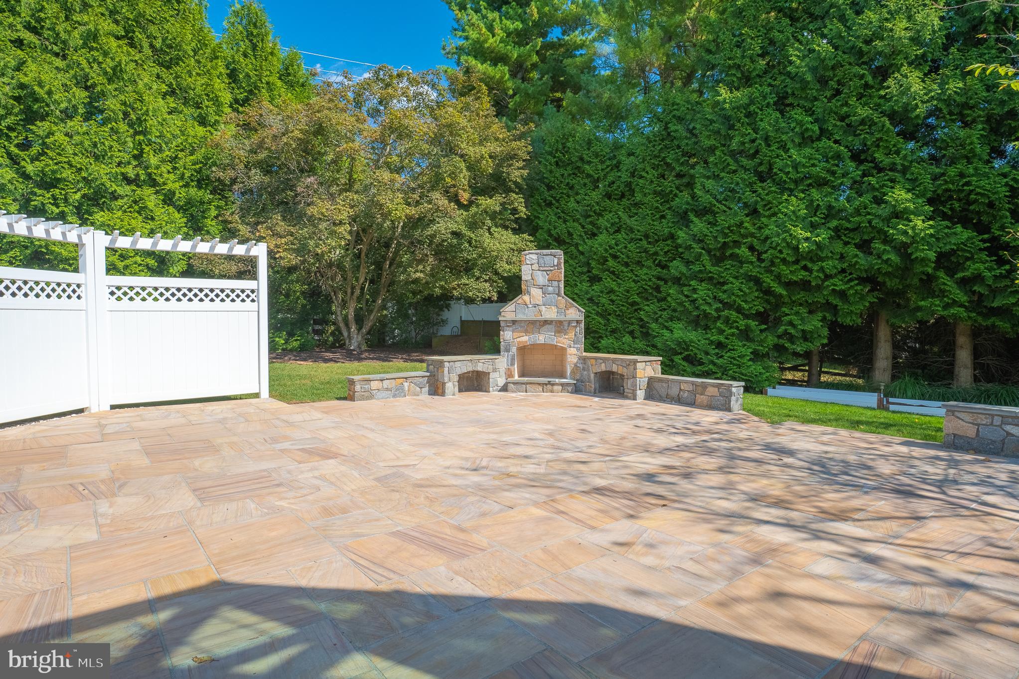 ANCIENT OAK - Residential