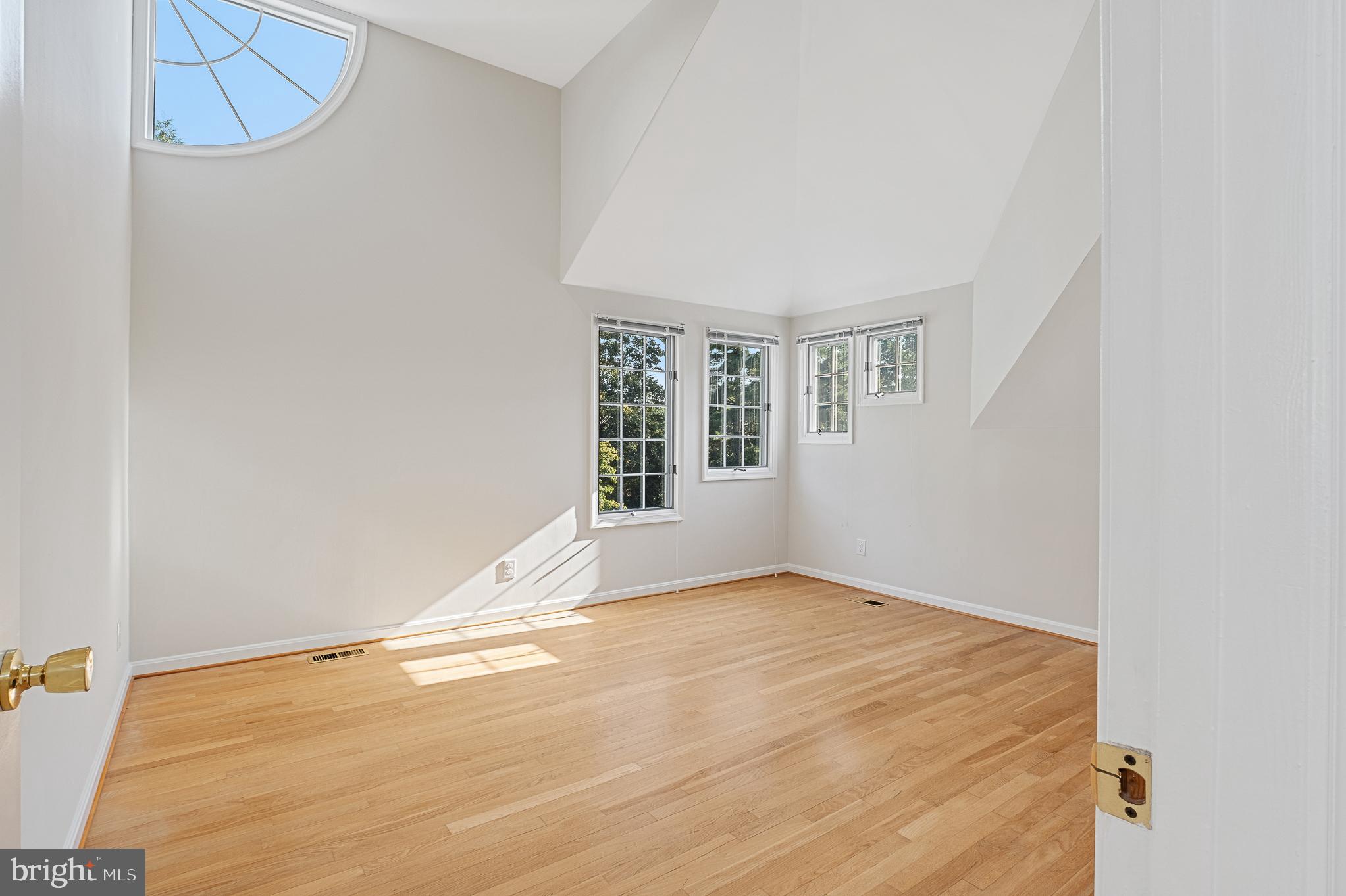 ANCIENT OAK - Residential