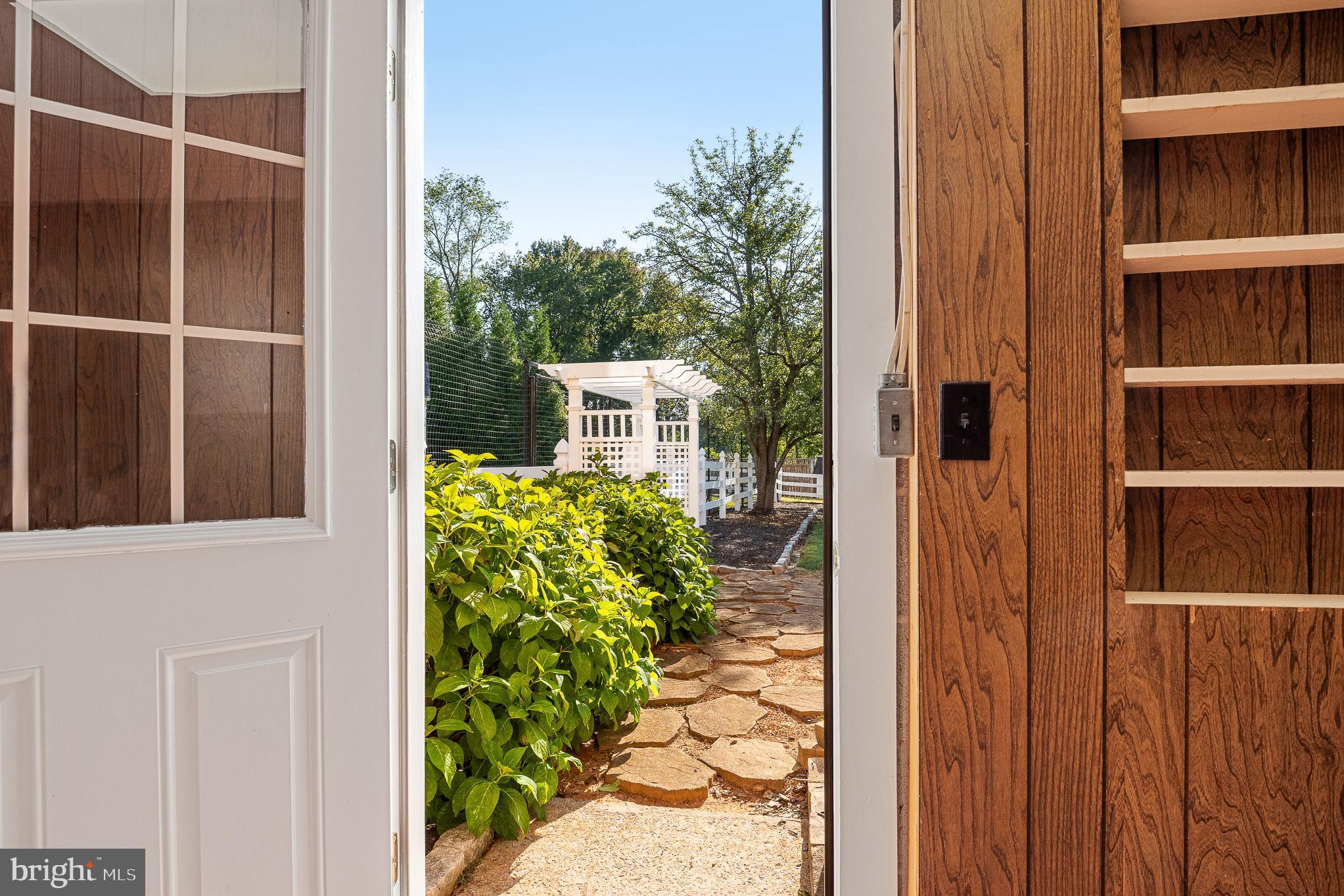 ANCIENT OAK - Residential