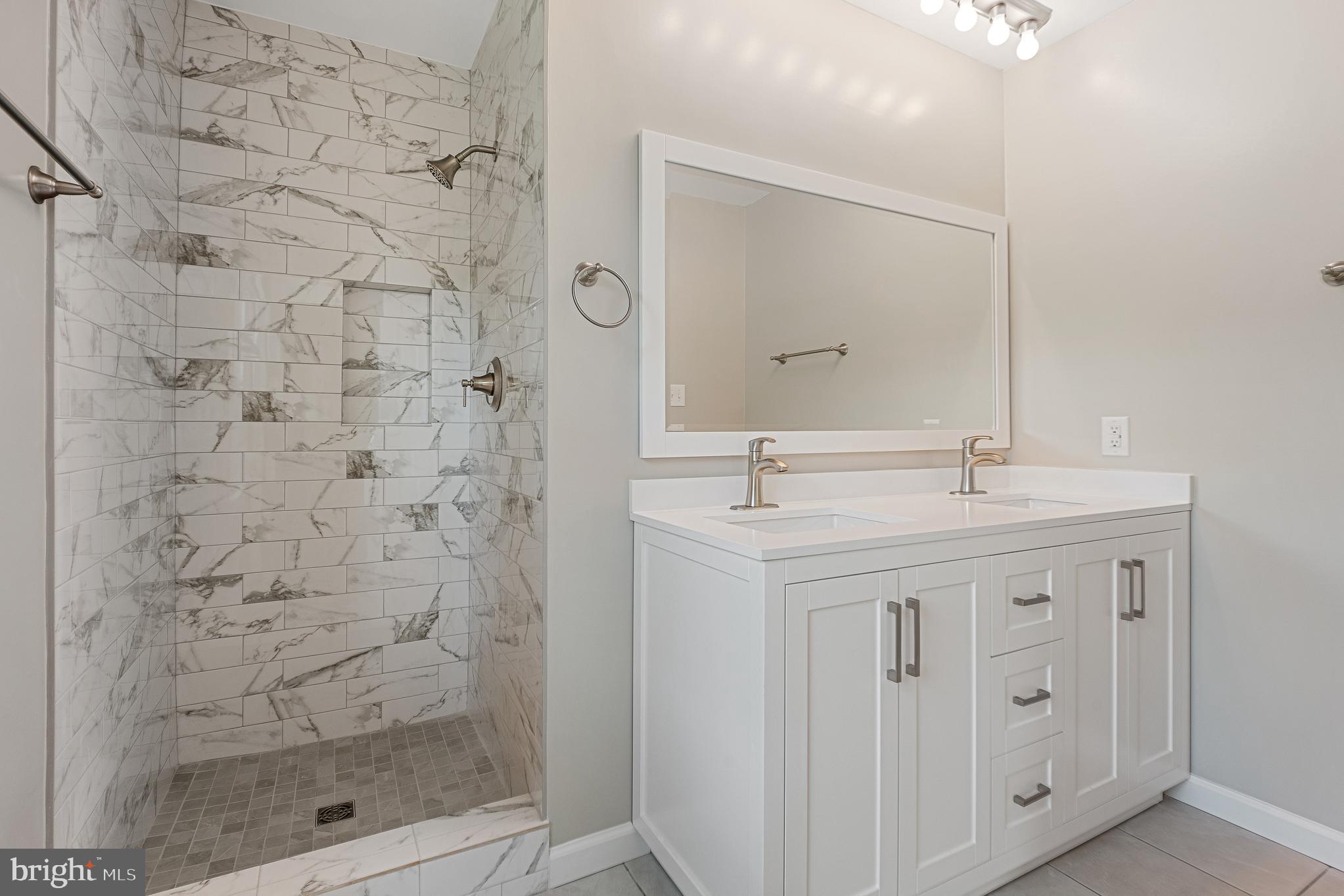 ANCIENT OAK - Residential