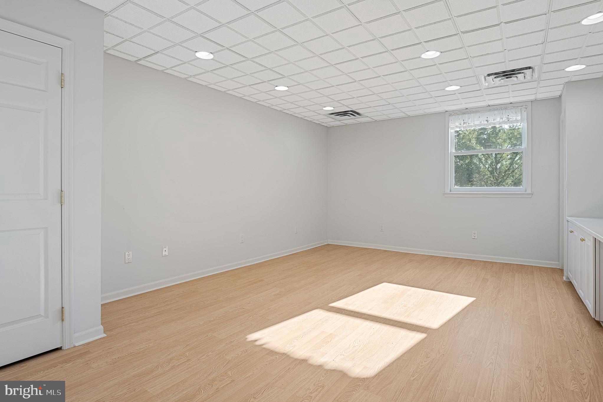 ANCIENT OAK - Residential