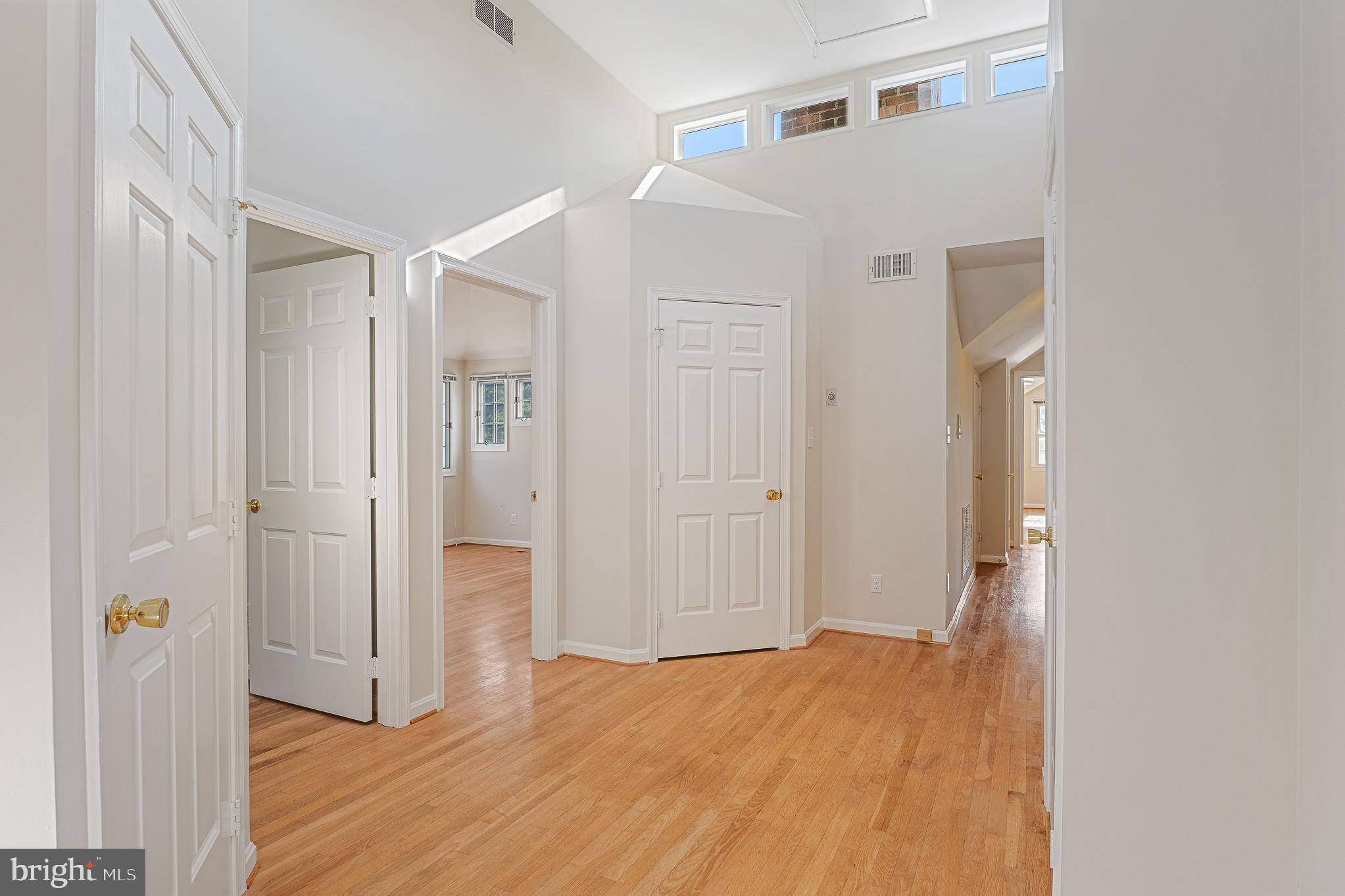 ANCIENT OAK - Residential