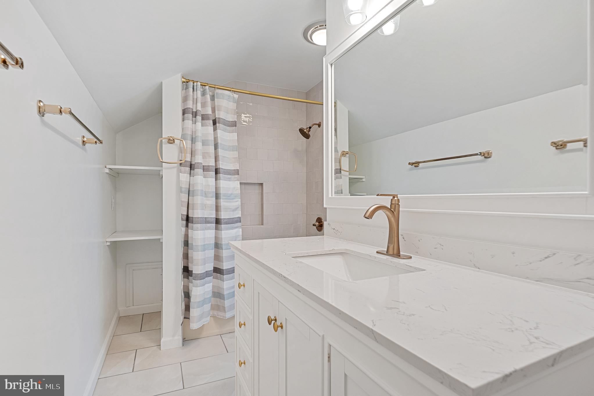 ANCIENT OAK - Residential