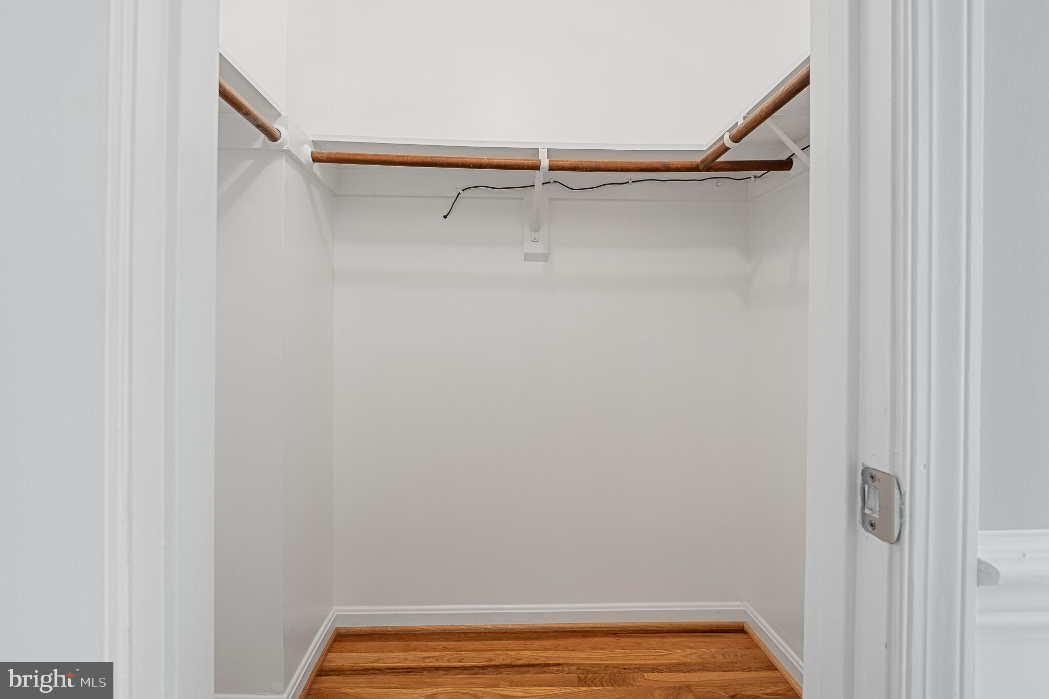 ANCIENT OAK - Residential