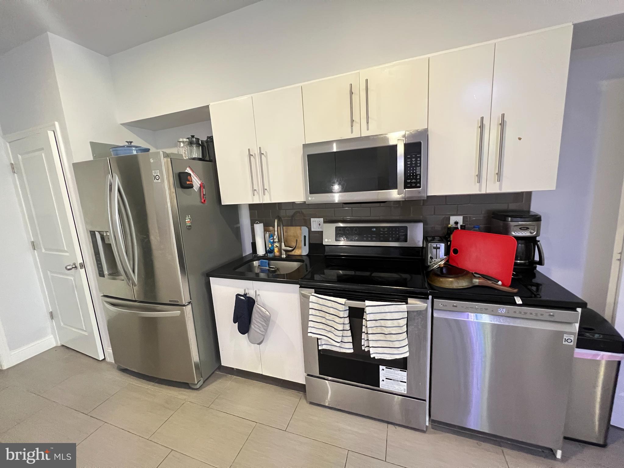 WEST POPLAR - Residential Lease