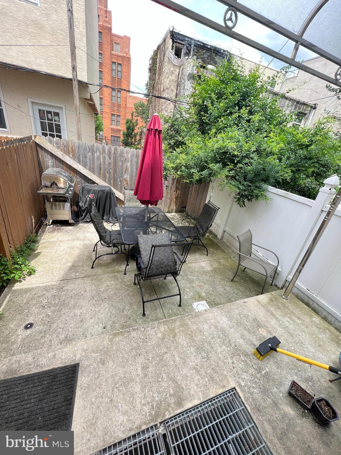 WEST POPLAR - Residential Lease