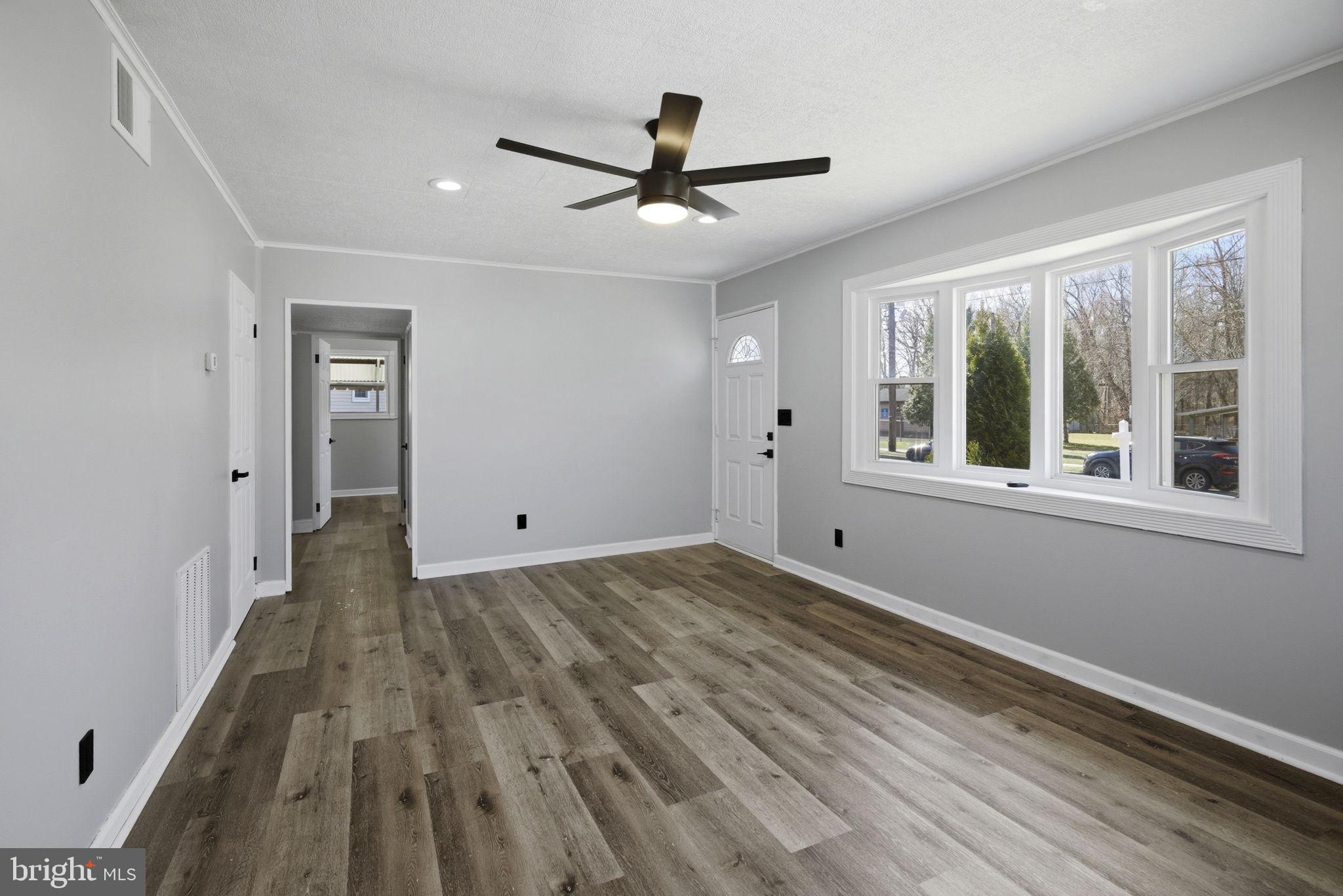 ROYAL ACRES - Residential