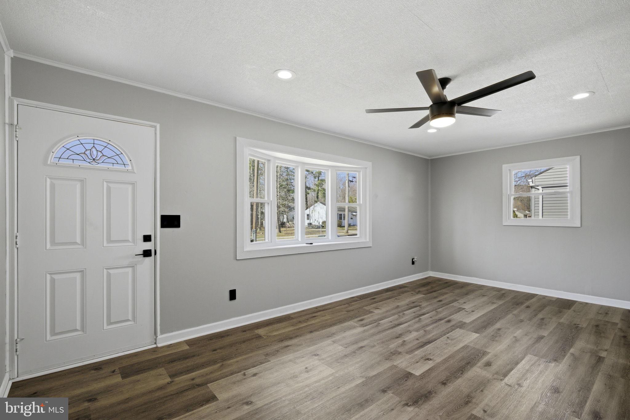 ROYAL ACRES - Residential