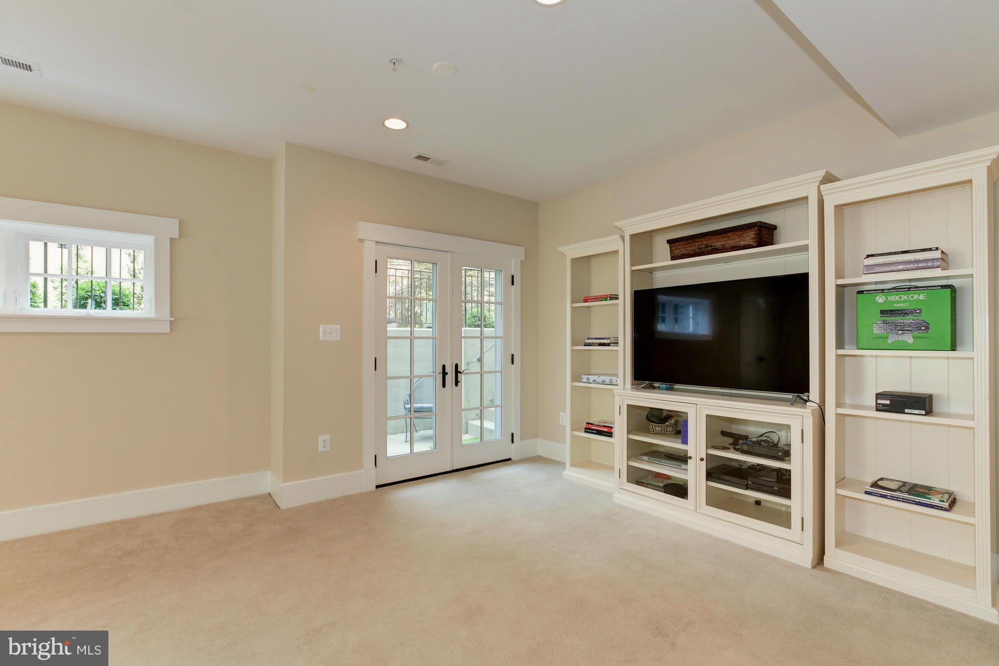 GLEN MAR PARK - Residential