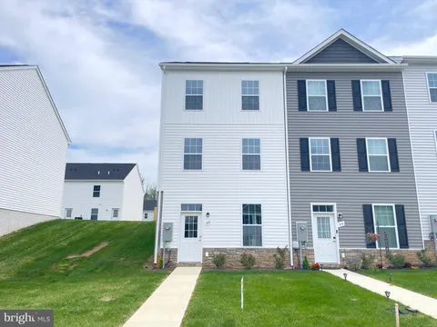 30 Snowdrop Court, Kearneysville, WV MLS: WVJF2017046