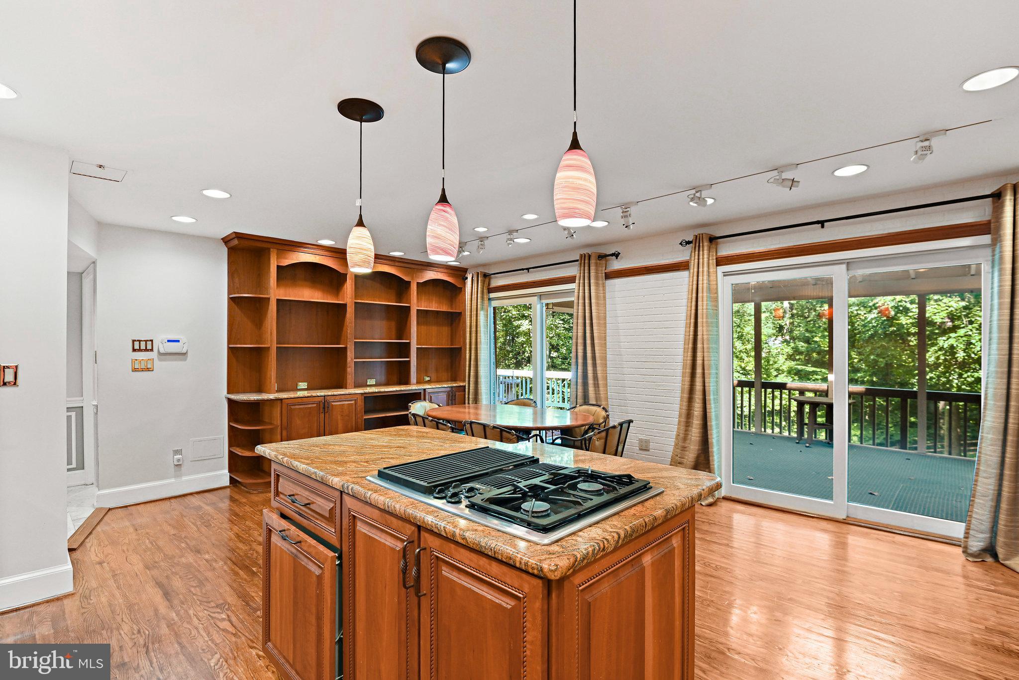 RIVER OAKS - Residential Lease