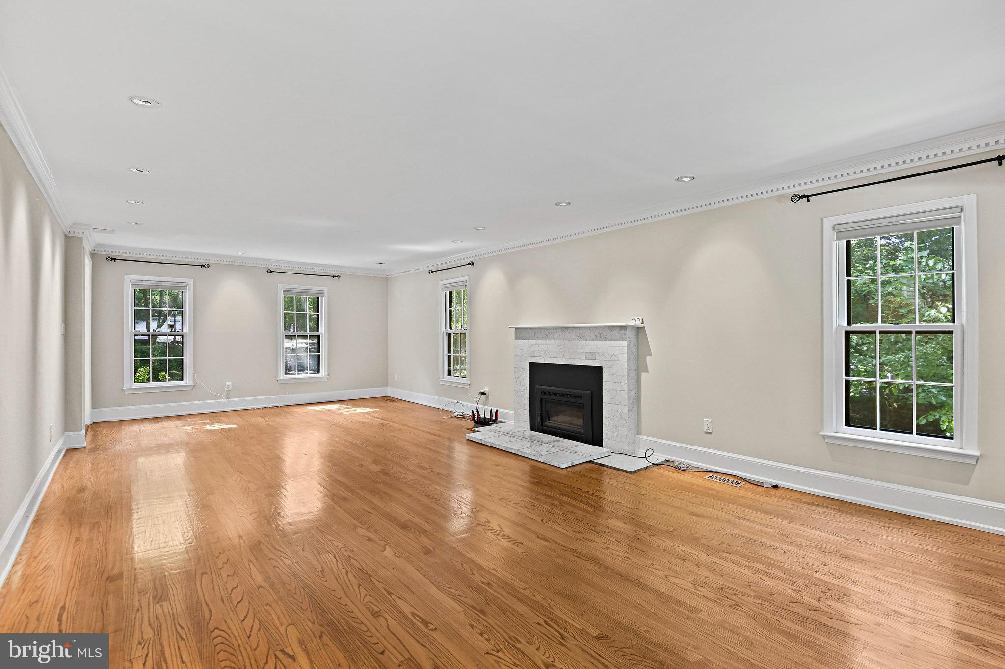 RIVER OAKS - Residential Lease