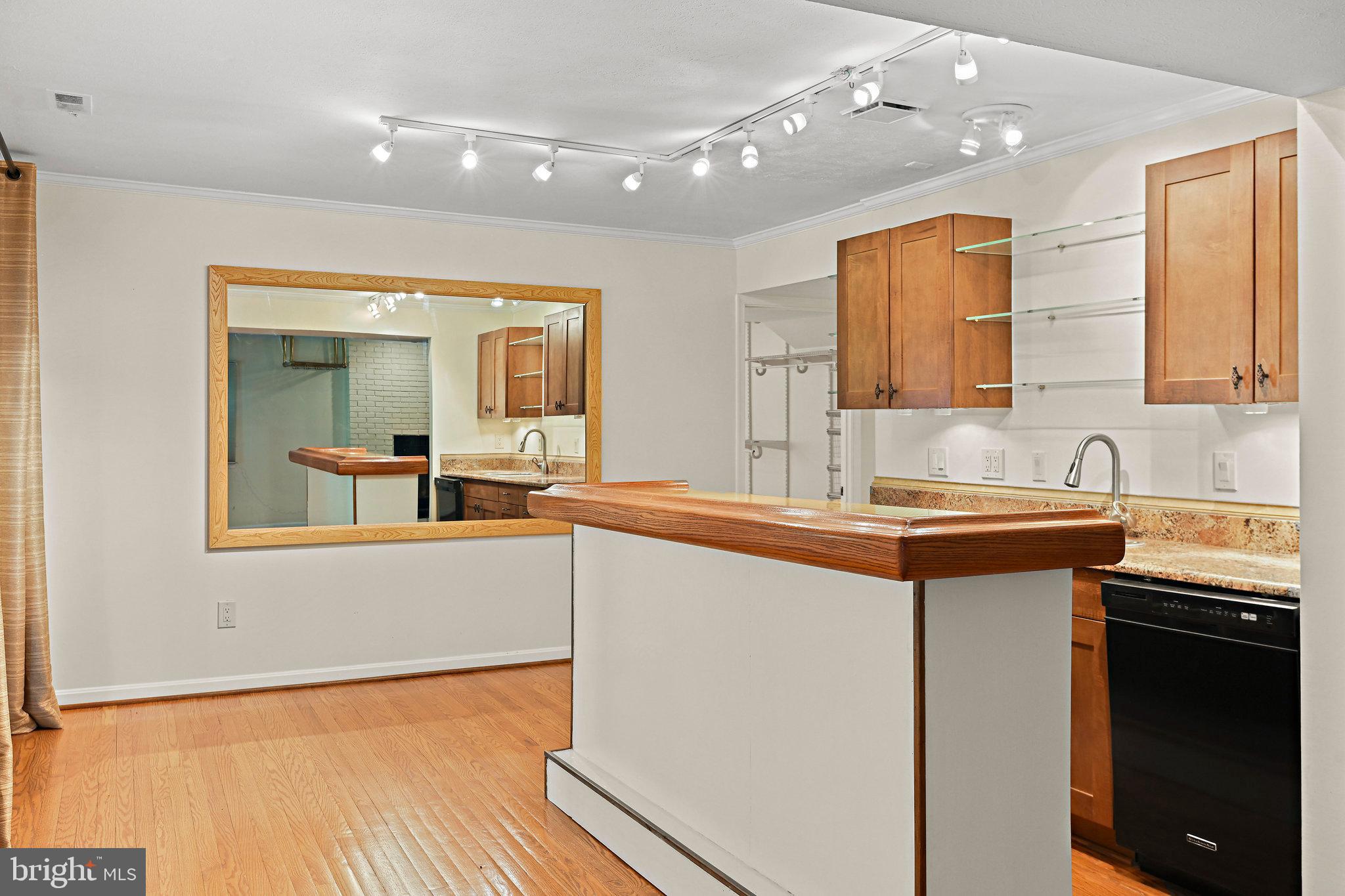 RIVER OAKS - Residential Lease