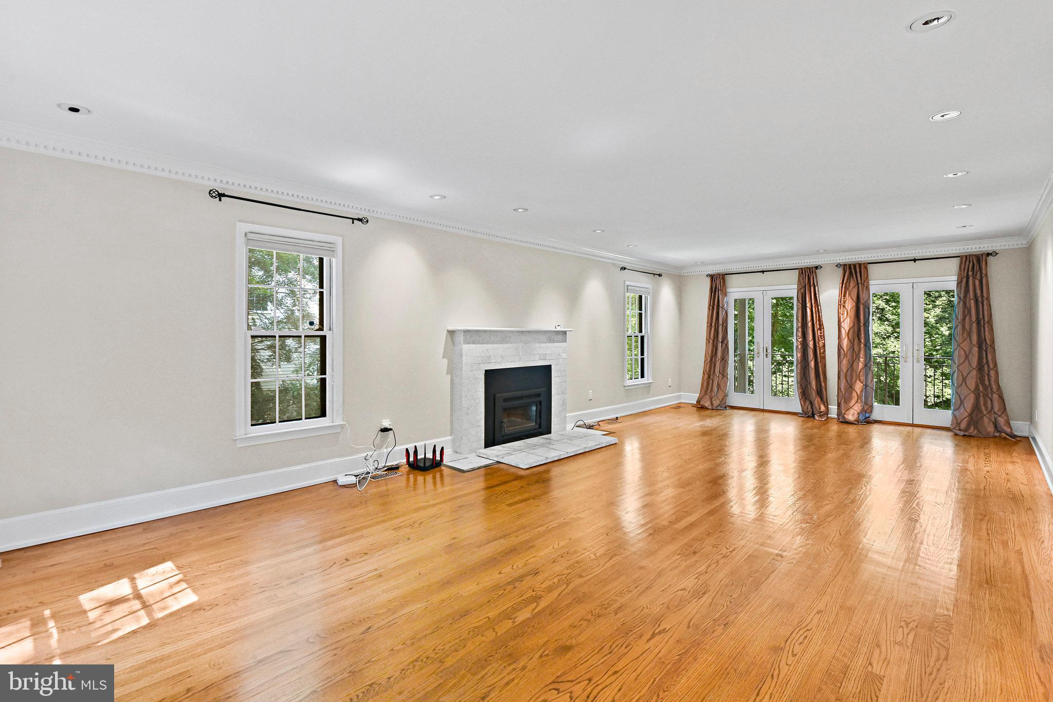 RIVER OAKS - Residential Lease