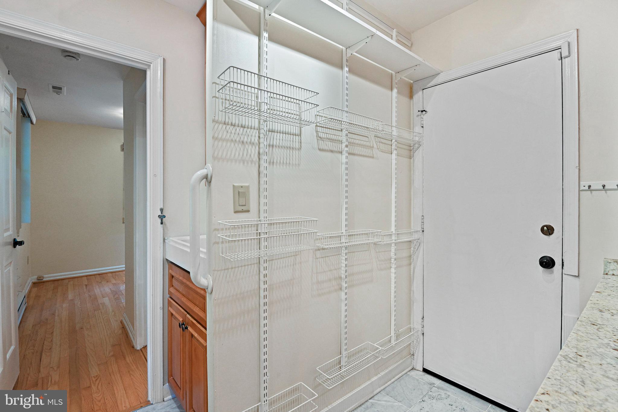 RIVER OAKS - Residential Lease