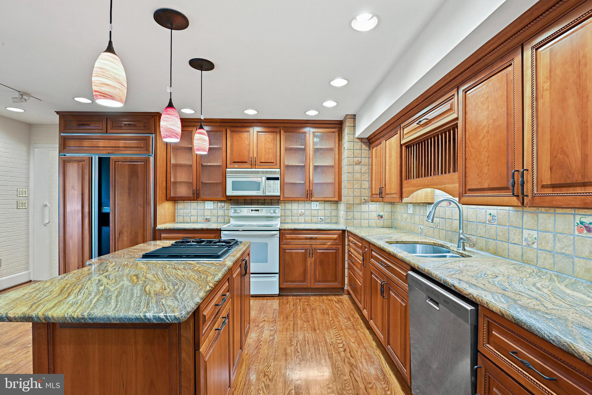 RIVER OAKS - Residential Lease