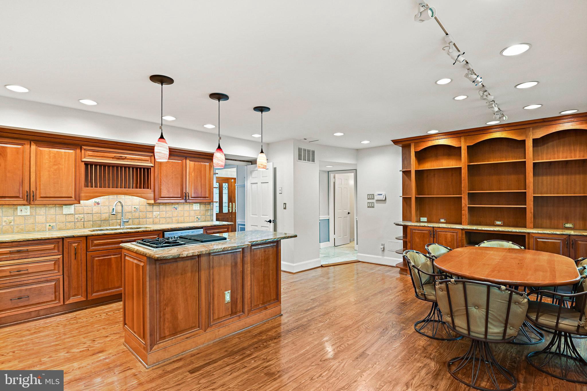 RIVER OAKS - Residential Lease