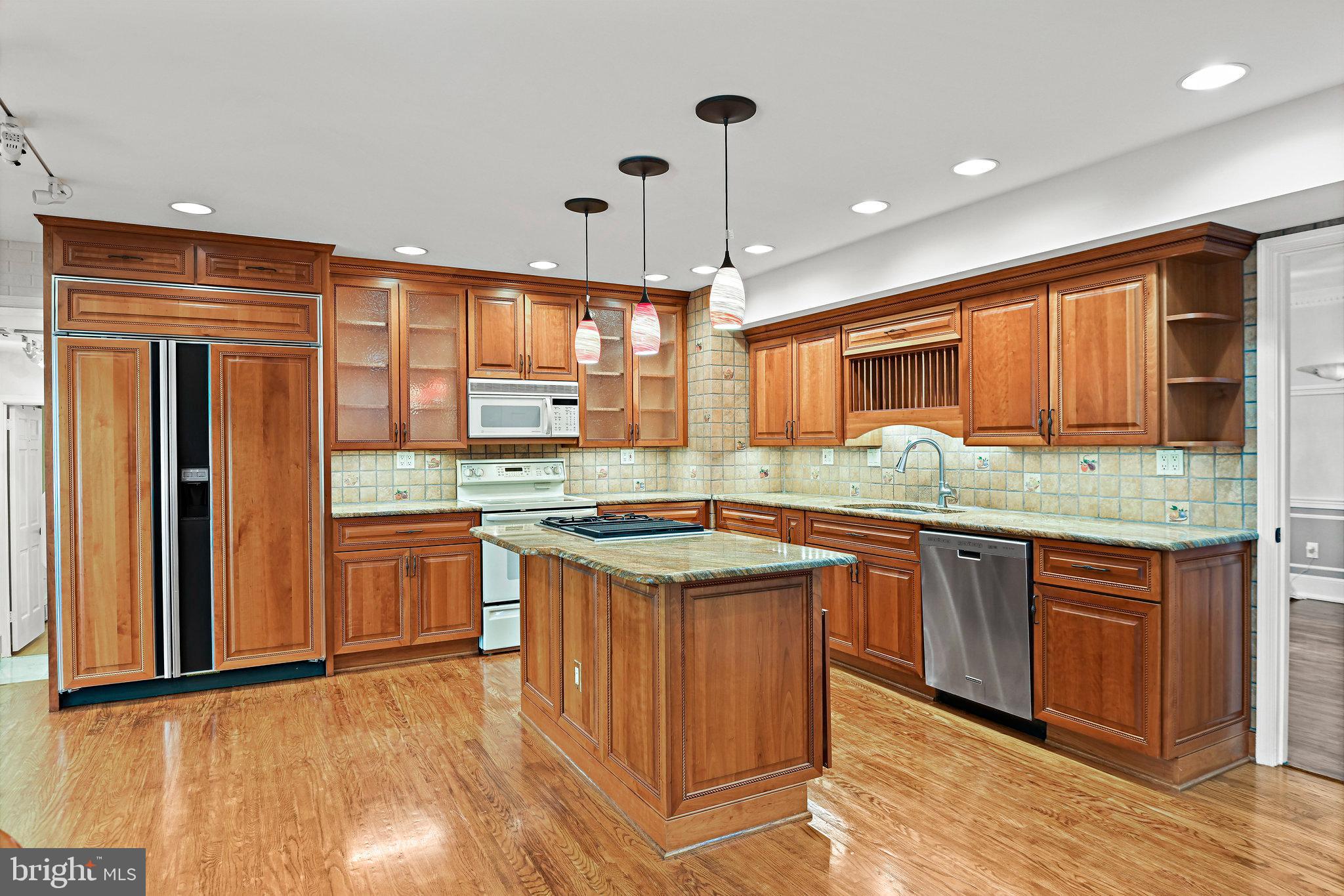 RIVER OAKS - Residential Lease