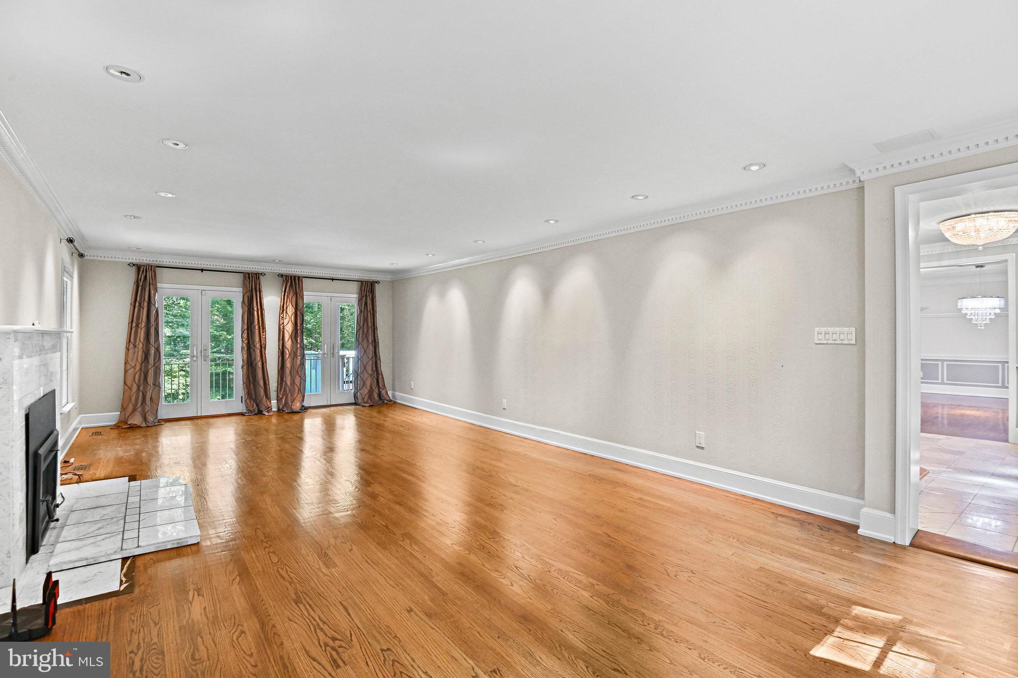 RIVER OAKS - Residential Lease