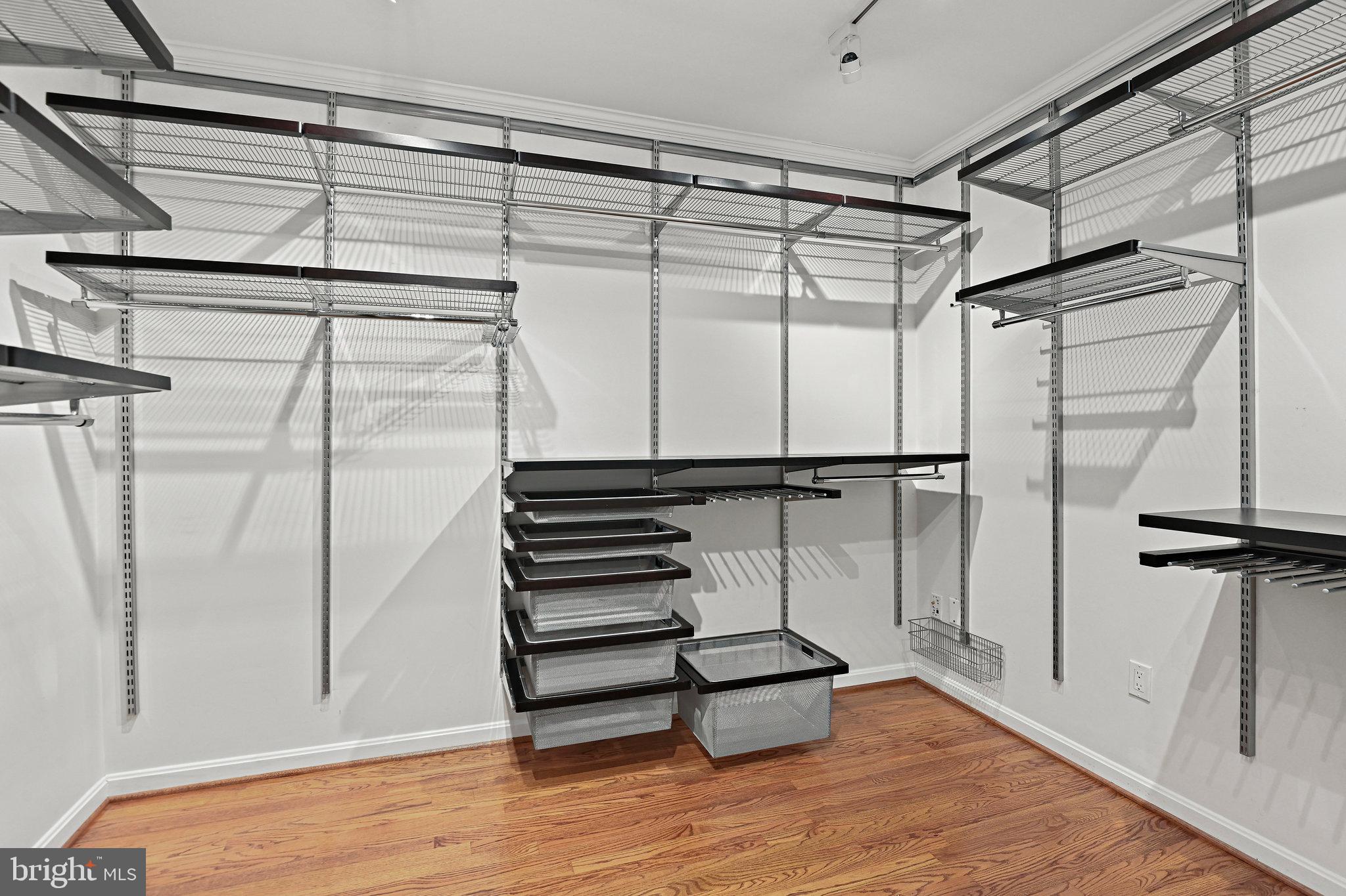 RIVER OAKS - Residential Lease