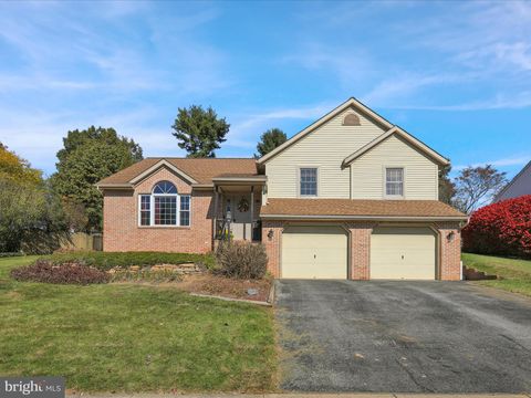 106 WESTVIEW DRIVE AKRON PA 17501