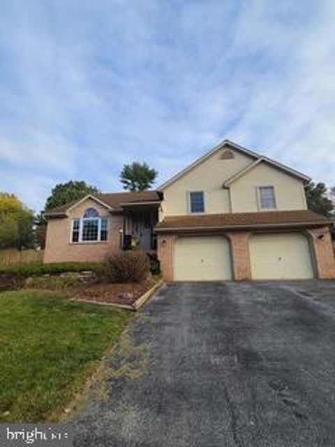 Photo of 106 Westview Drive, AKRON, PA 17501 (MLS # PALA2078660) Photo of 106 Westview Drive, AKRON, PA 17501 (MLS # PALA2078660)