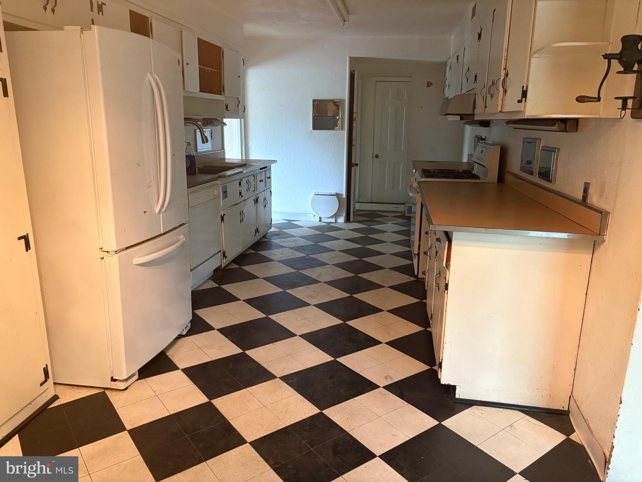 CROSSWICKS - Residential