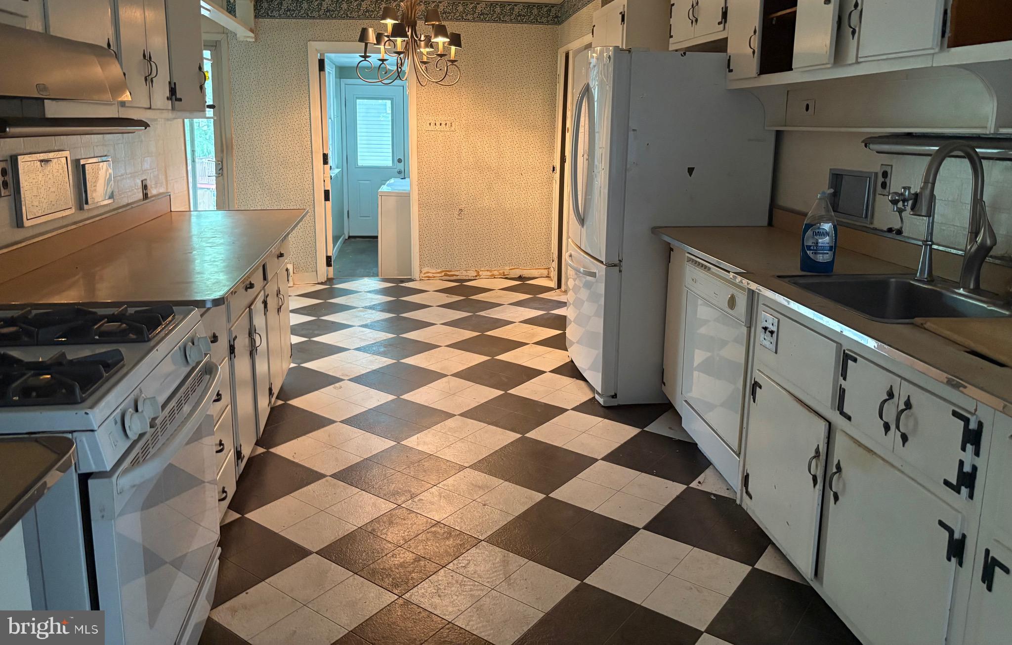 CROSSWICKS - Residential