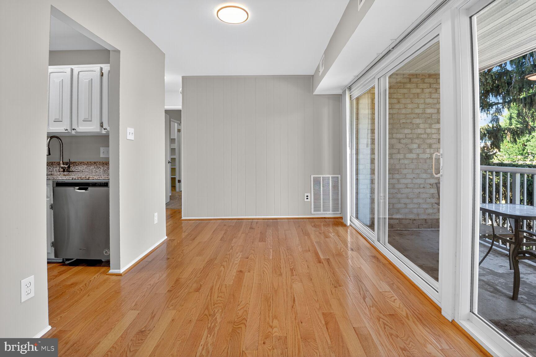 YORKTOWNE SQUARE - Residential