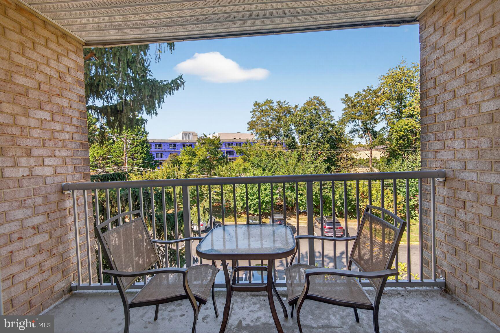 YORKTOWNE SQUARE - Residential