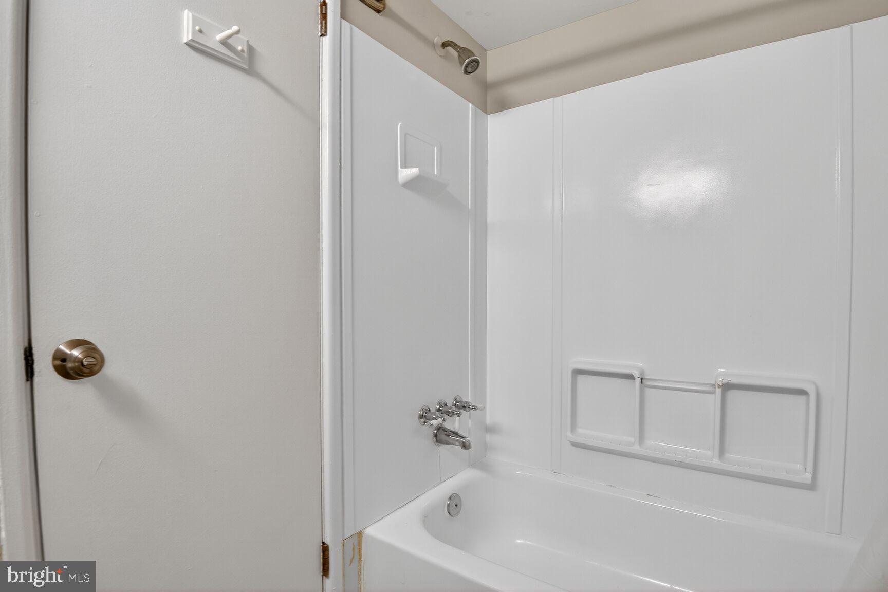 YORKTOWNE SQUARE - Residential