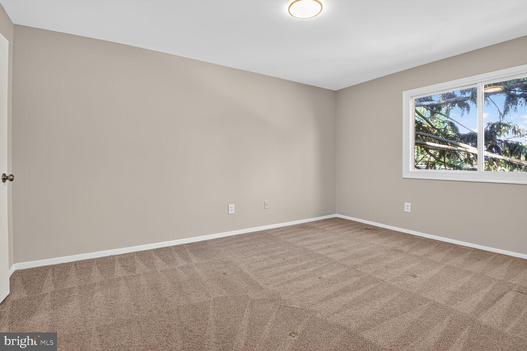 YORKTOWNE SQUARE - Residential