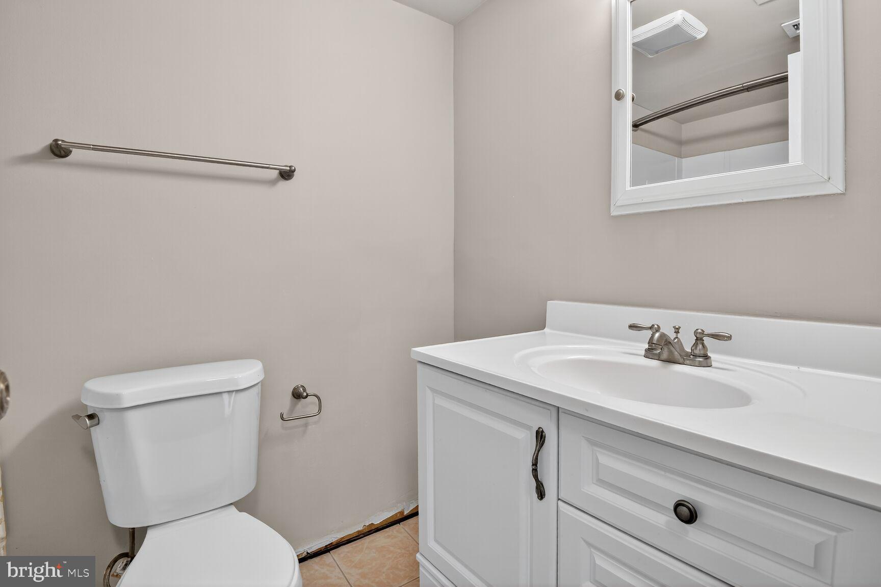 YORKTOWNE SQUARE - Residential