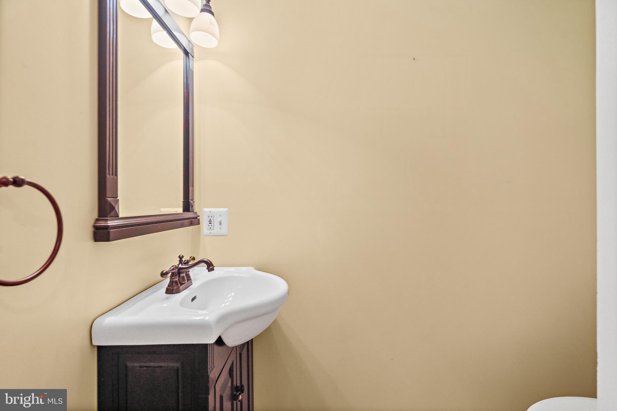 FEDERAL HILL HISTORIC DISTRICT - Residential Lease