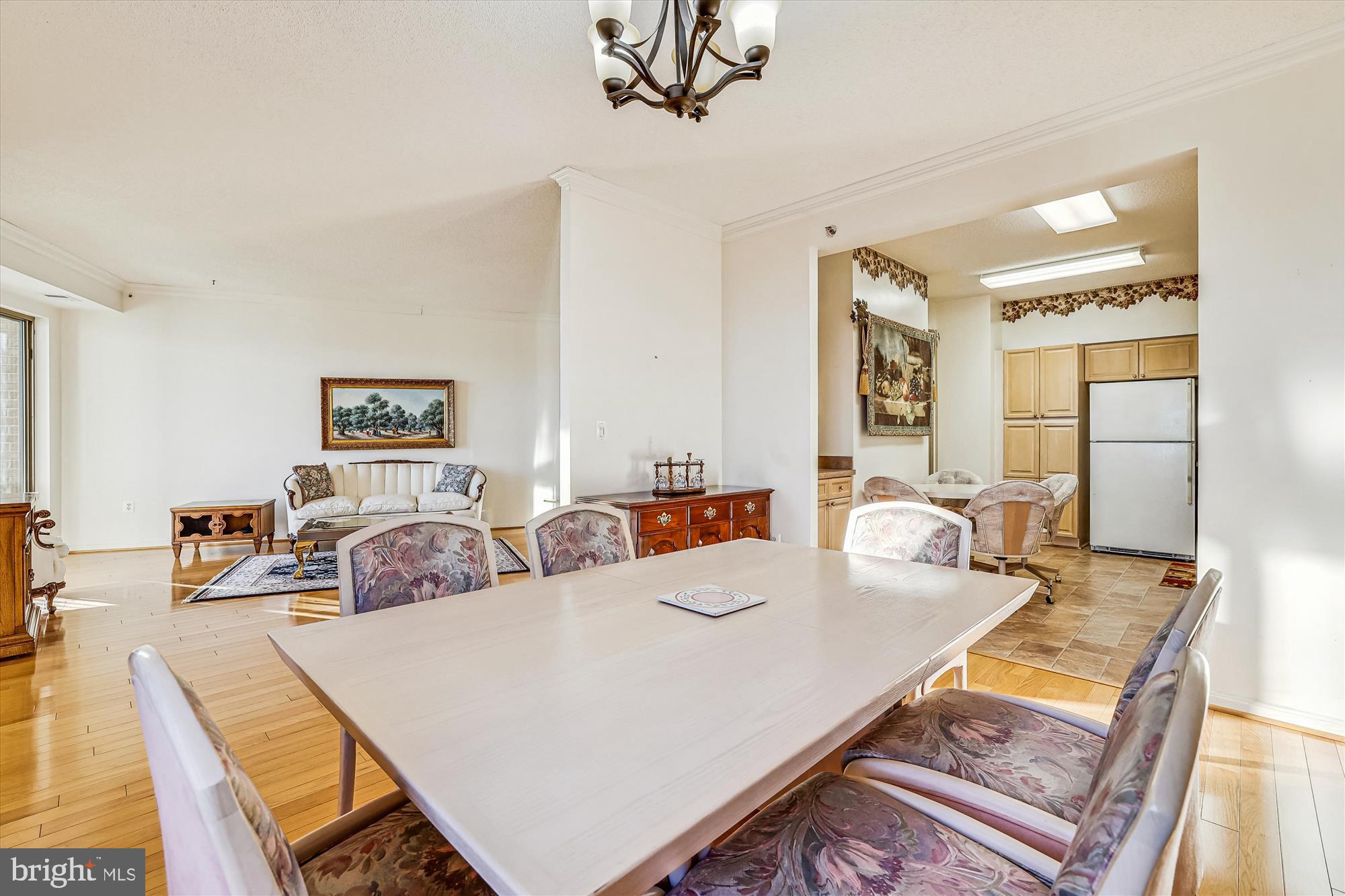 LEISURE WORLD - Residential