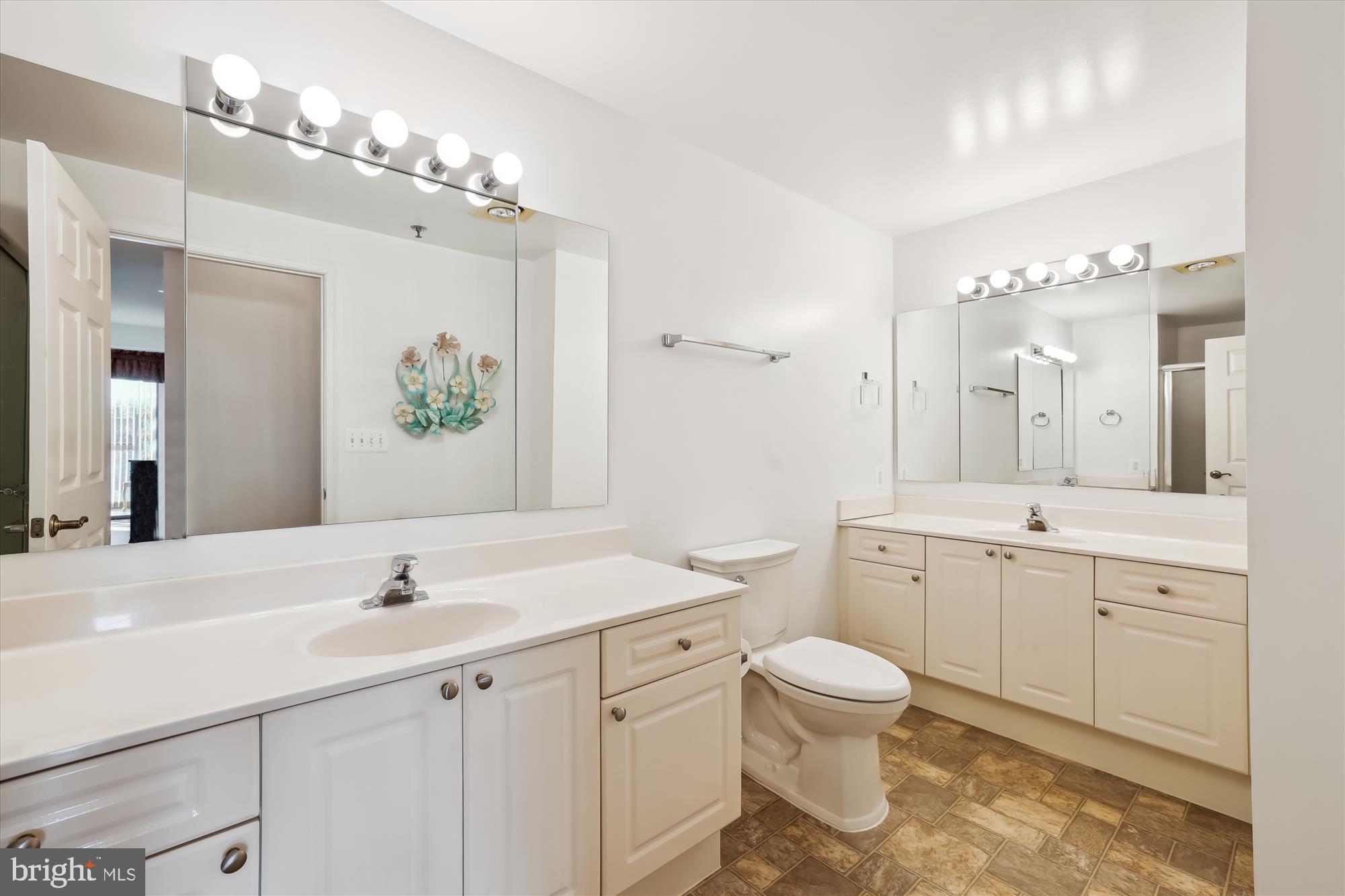 LEISURE WORLD - Residential