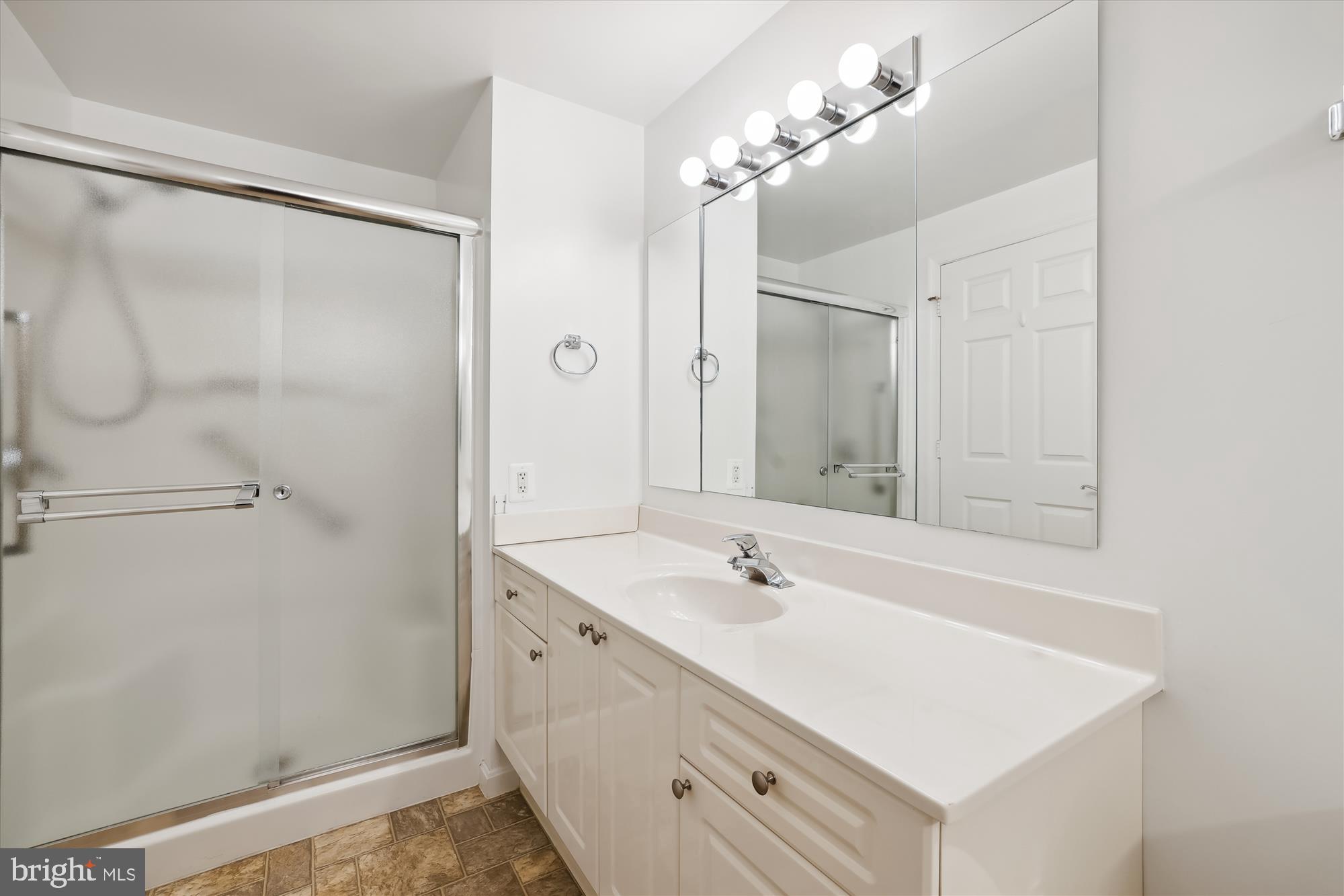 LEISURE WORLD - Residential