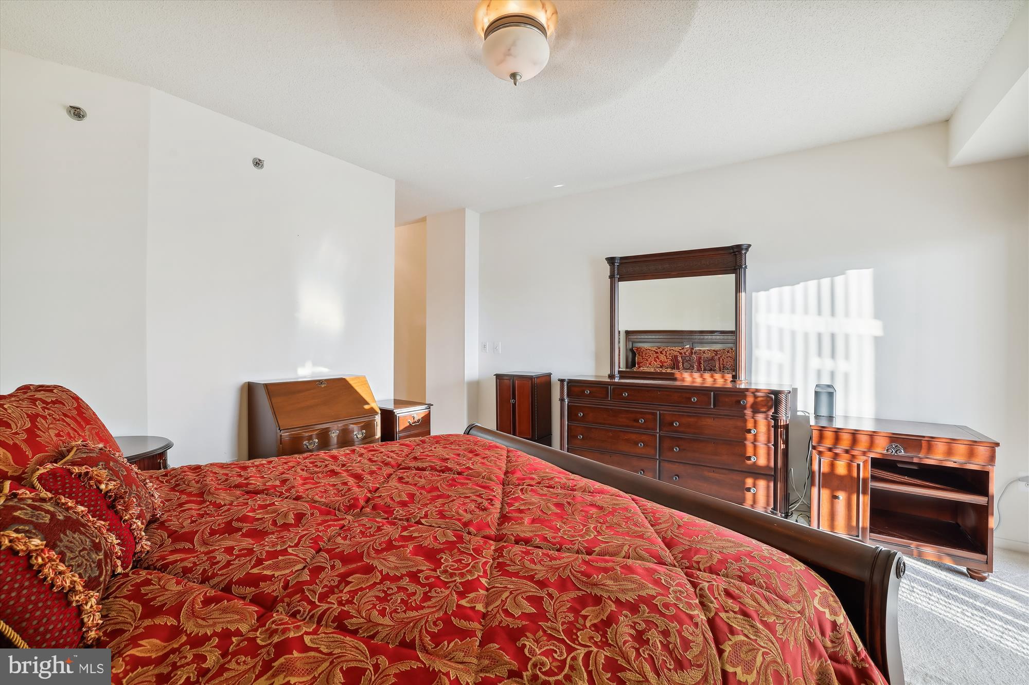 LEISURE WORLD - Residential