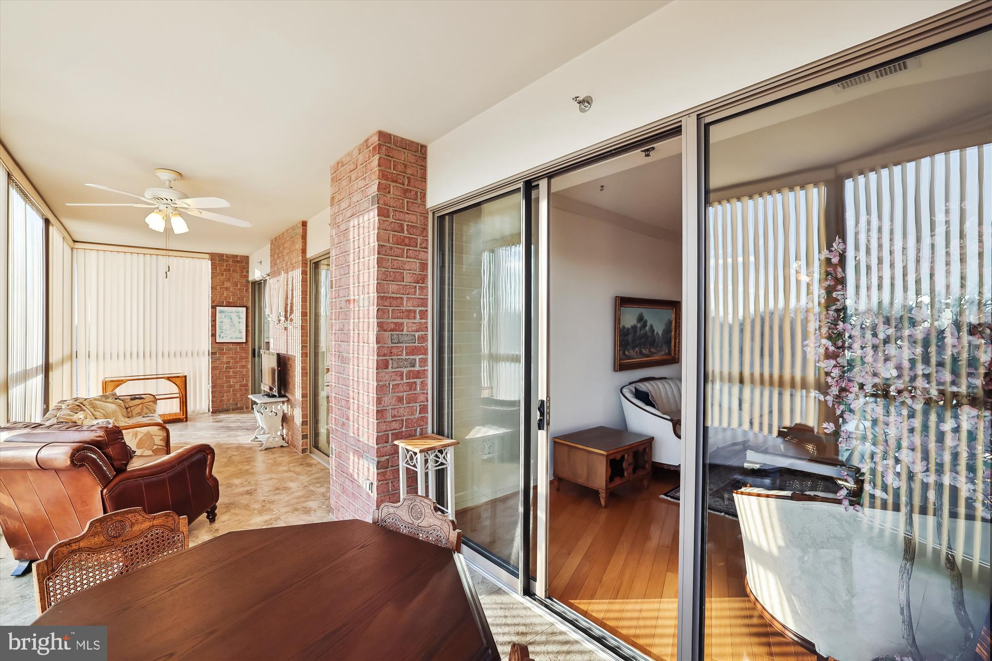 LEISURE WORLD - Residential