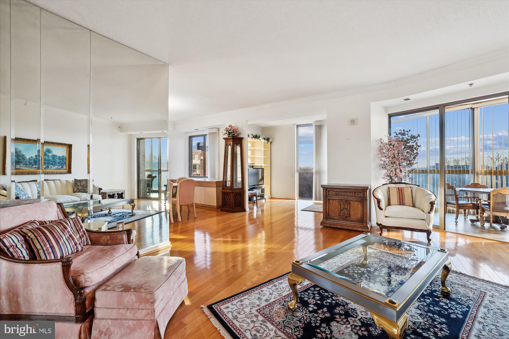 LEISURE WORLD - Residential