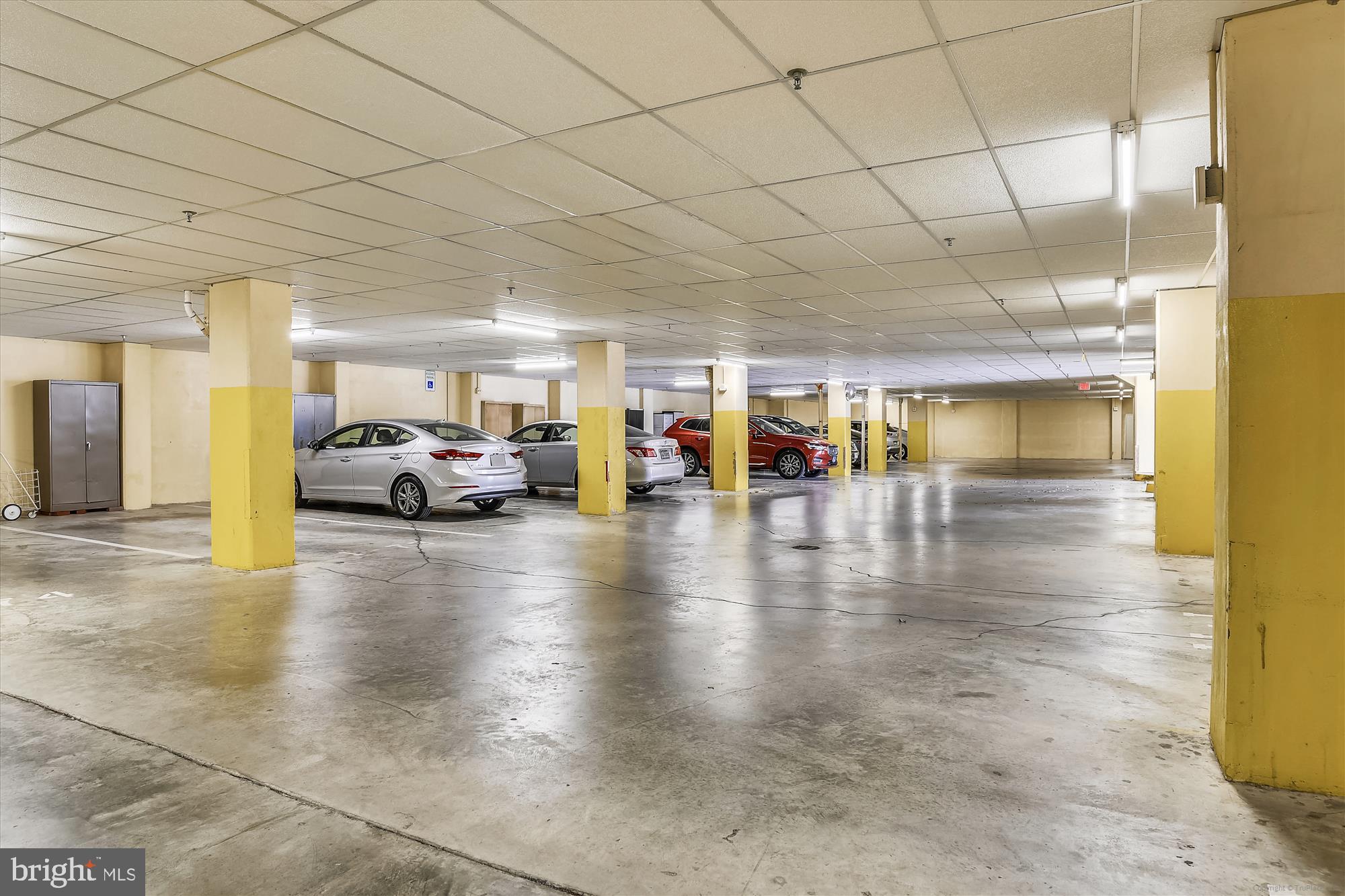 LEISURE WORLD - Residential