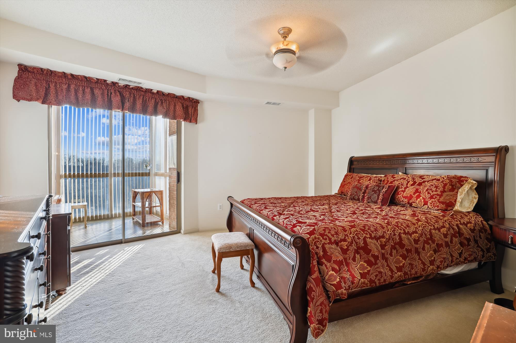 LEISURE WORLD - Residential