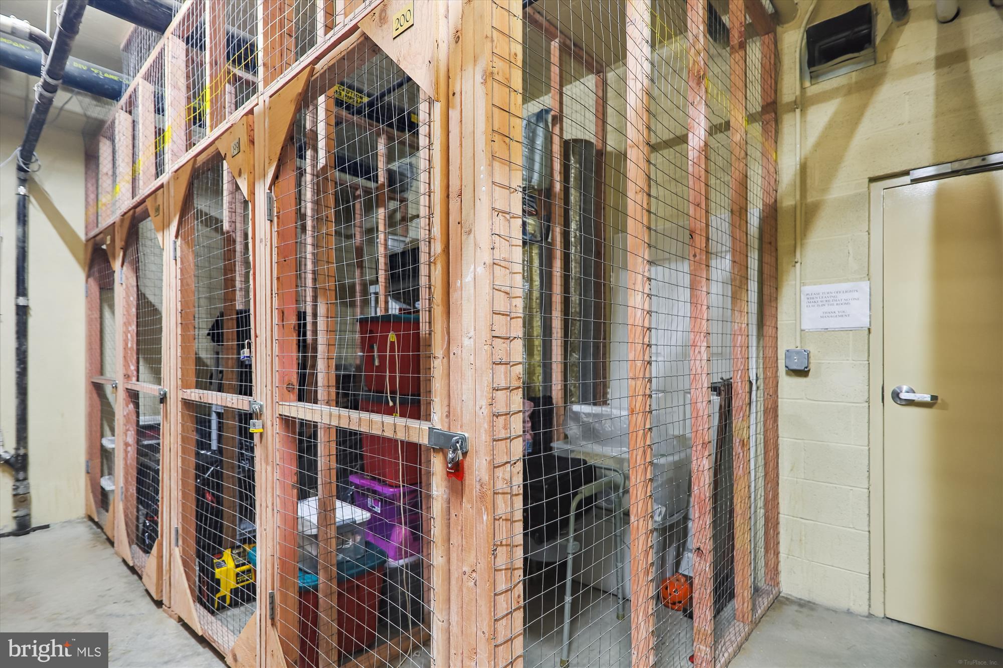 LEISURE WORLD - Residential