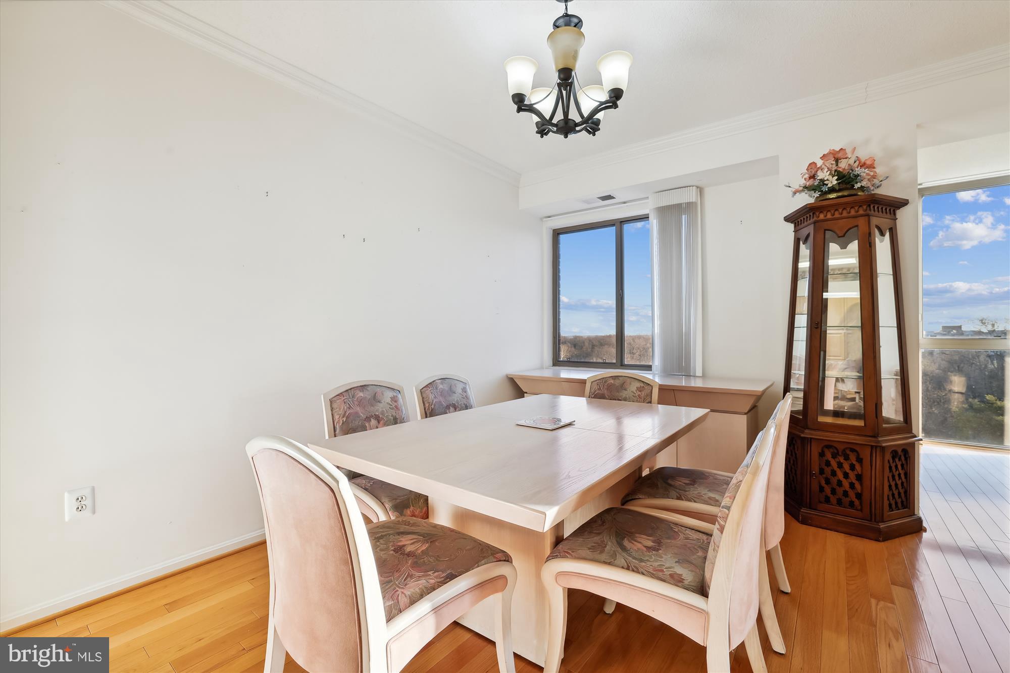 LEISURE WORLD - Residential