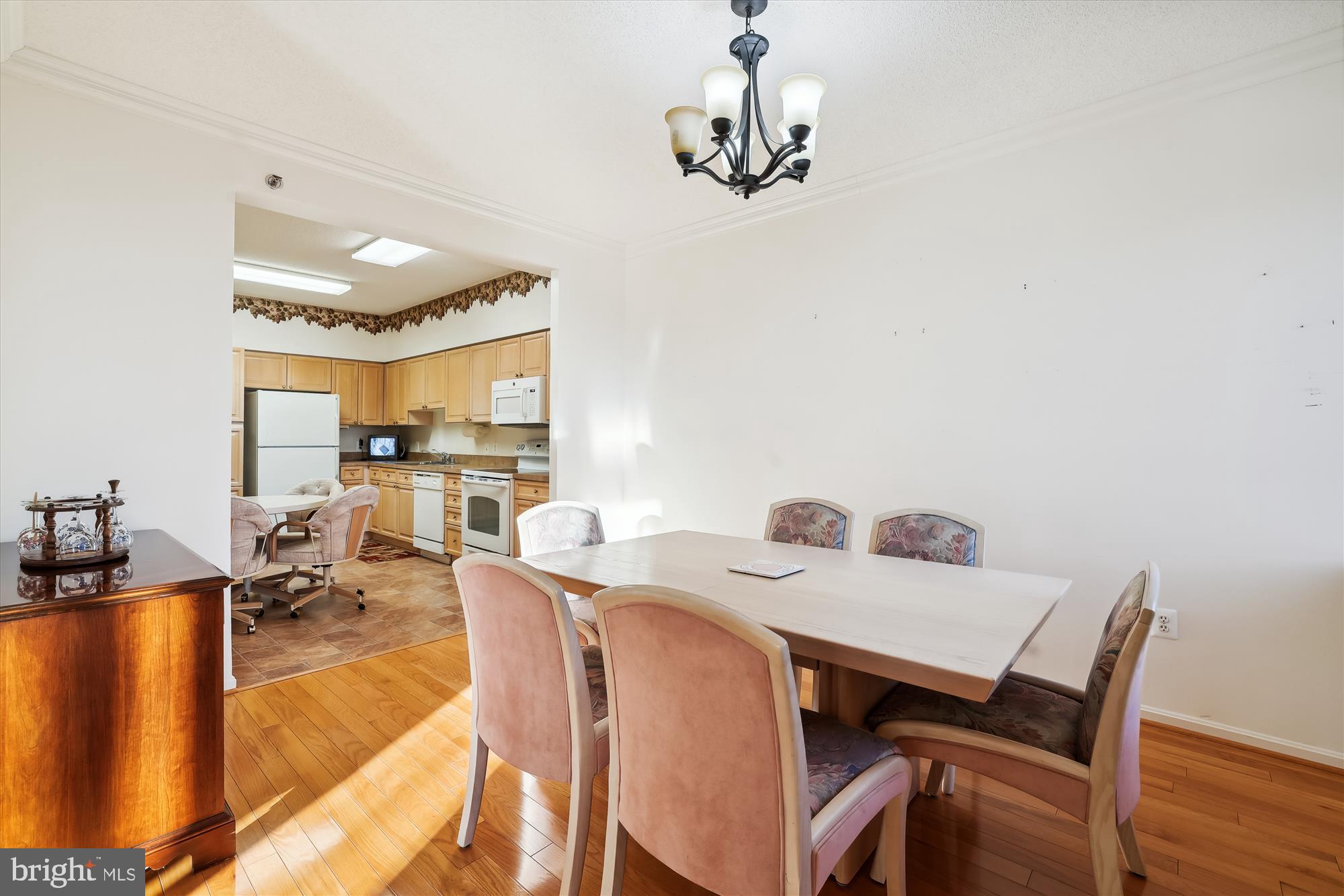 LEISURE WORLD - Residential