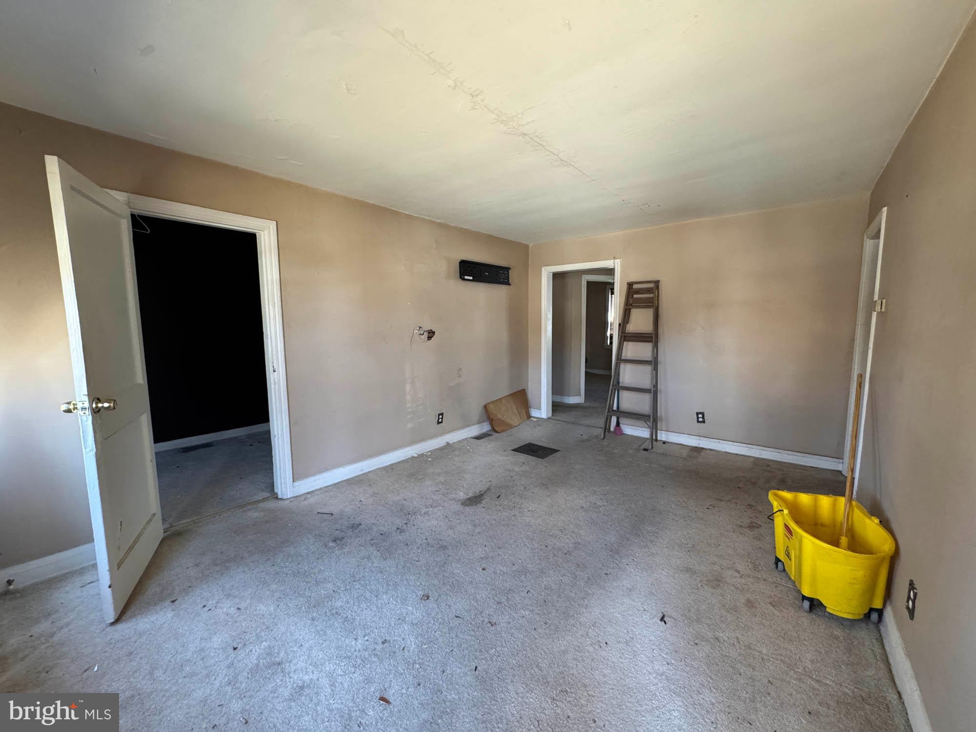 EAST ARLINGTON - Residential