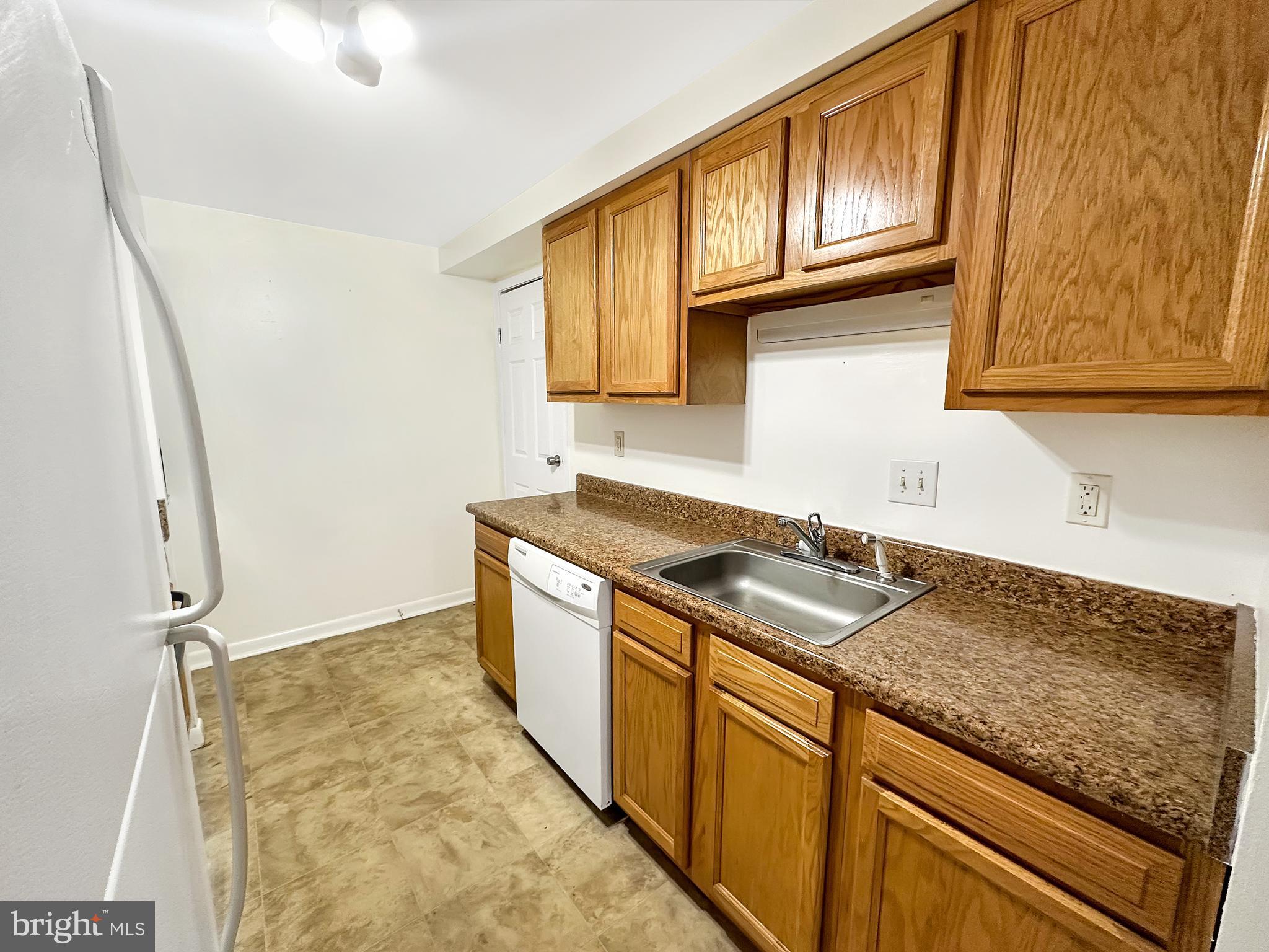 WOODSIDE SQUARE - Residential